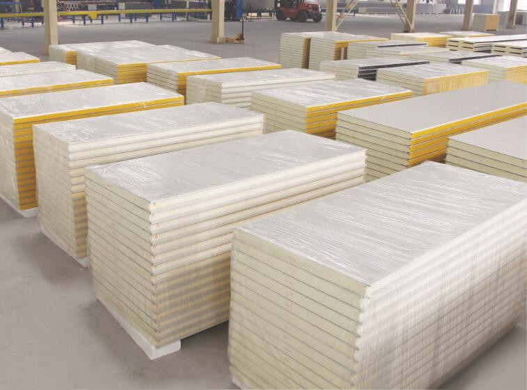 Polyurethane wall panel